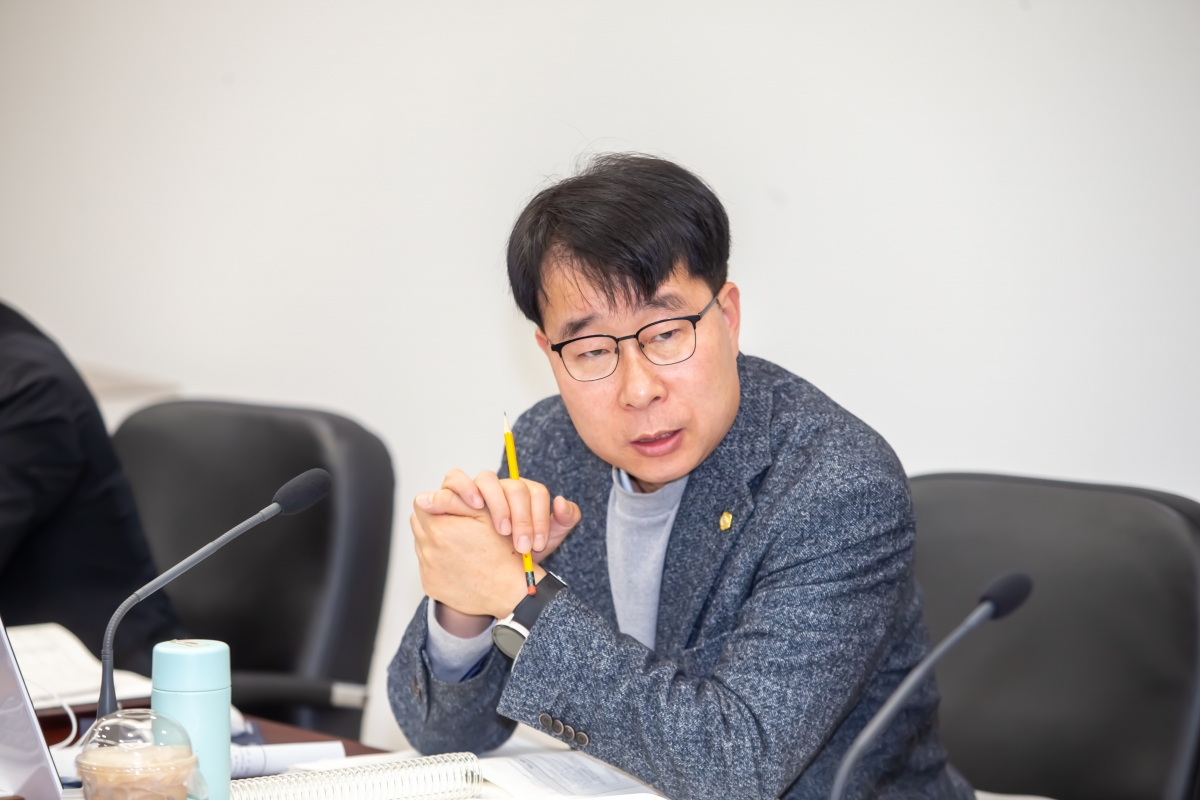 20241128-026[_P7U5022-제262회 정례회시 산업건설위원회 2025년도 예산안 및 기금운용계획안 예비심사활동.jpg