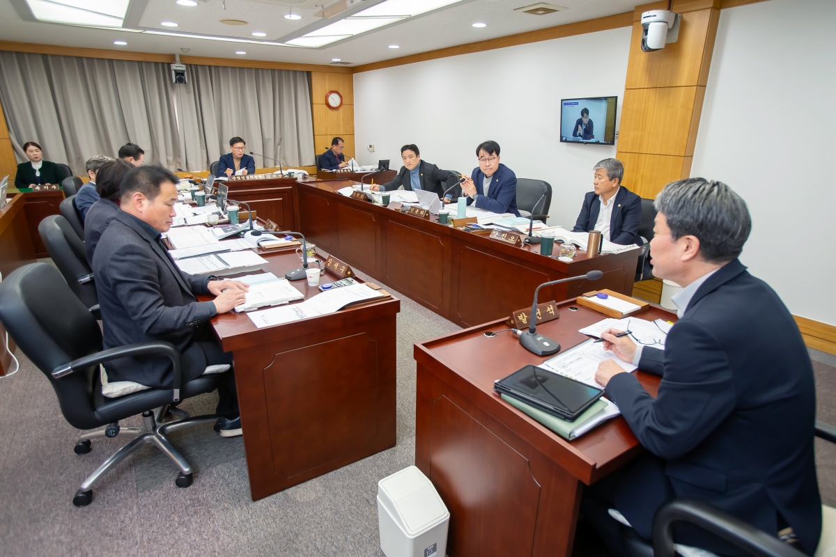 20241129-020[_P7U5184-제262회 정례회시 산업건설위원회 2025년도 예산안 및 기금운용계획안 예비심사활동.jpg