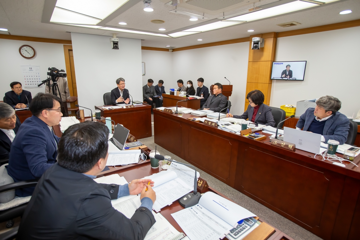20241129-016[_P7U5173-제262회 정례회시 산업건설위원회 2025년도 예산안 및 기금운용계획안 예비심사활동.jpg