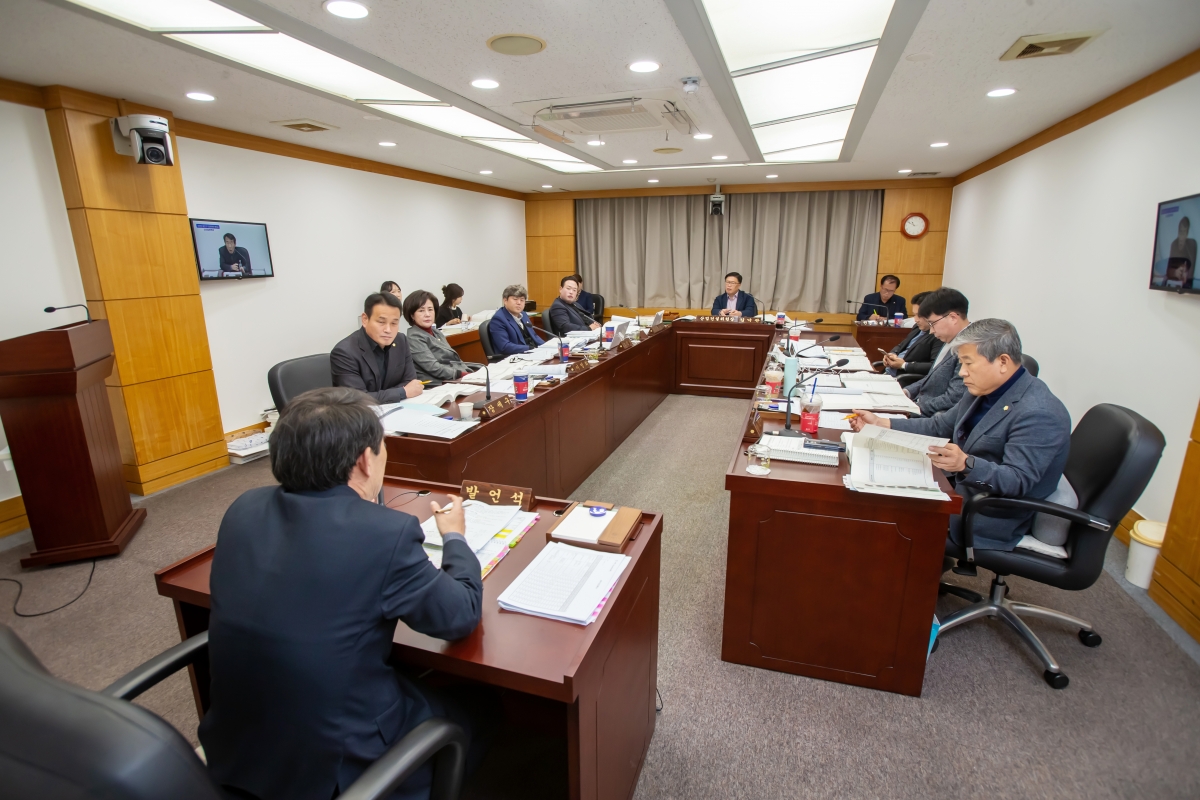 20241128-032[_P7U5062-제262회 정례회시 산업건설위원회 2025년도 예산안 및 기금운용계획안 예비심사활동.jpg
