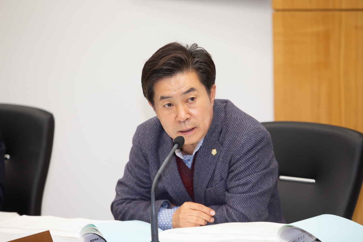 20241127-049[_P7U4795-제262회 정례회시 문화환경위원회 2025년도 예산안 및 기금운용계획안 예비심사활동.jpg