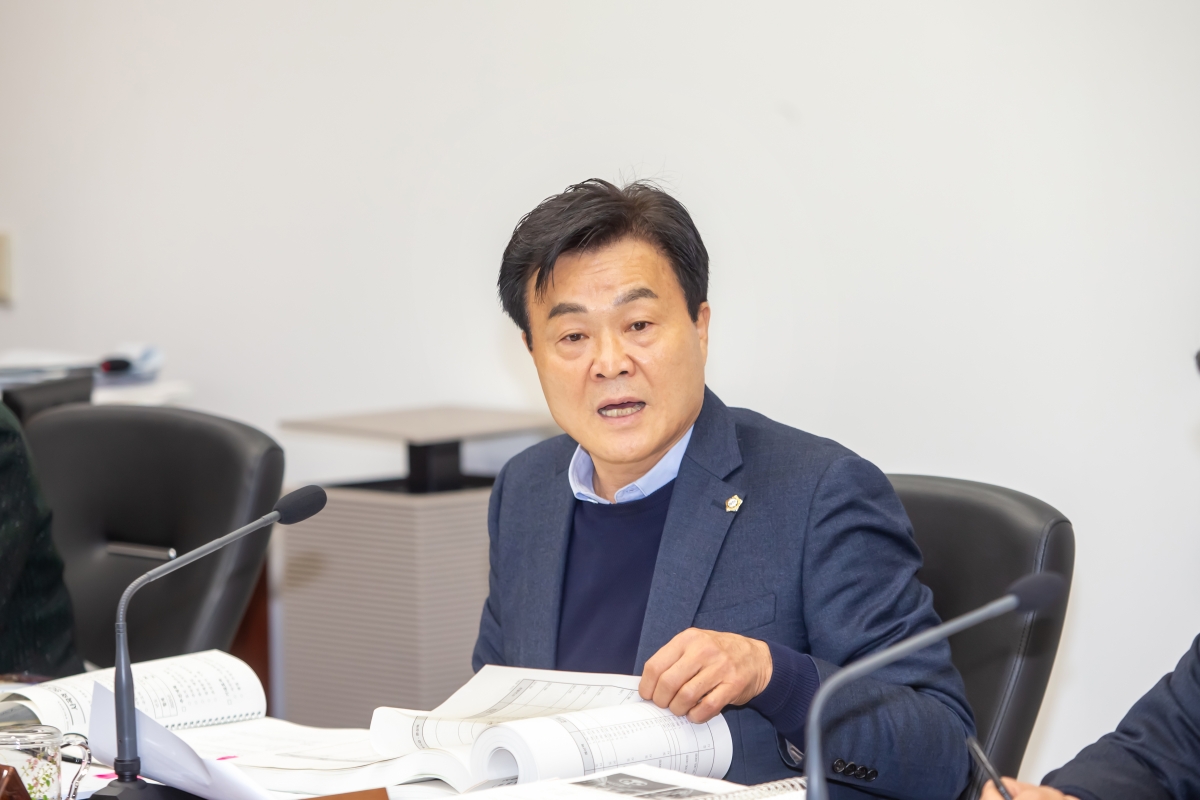 20241128-039[_P7U5084-제262회 정례회시 문화환경위원회 2025년도 예산안 및 기금운용계획안 예비심사활동.jpg