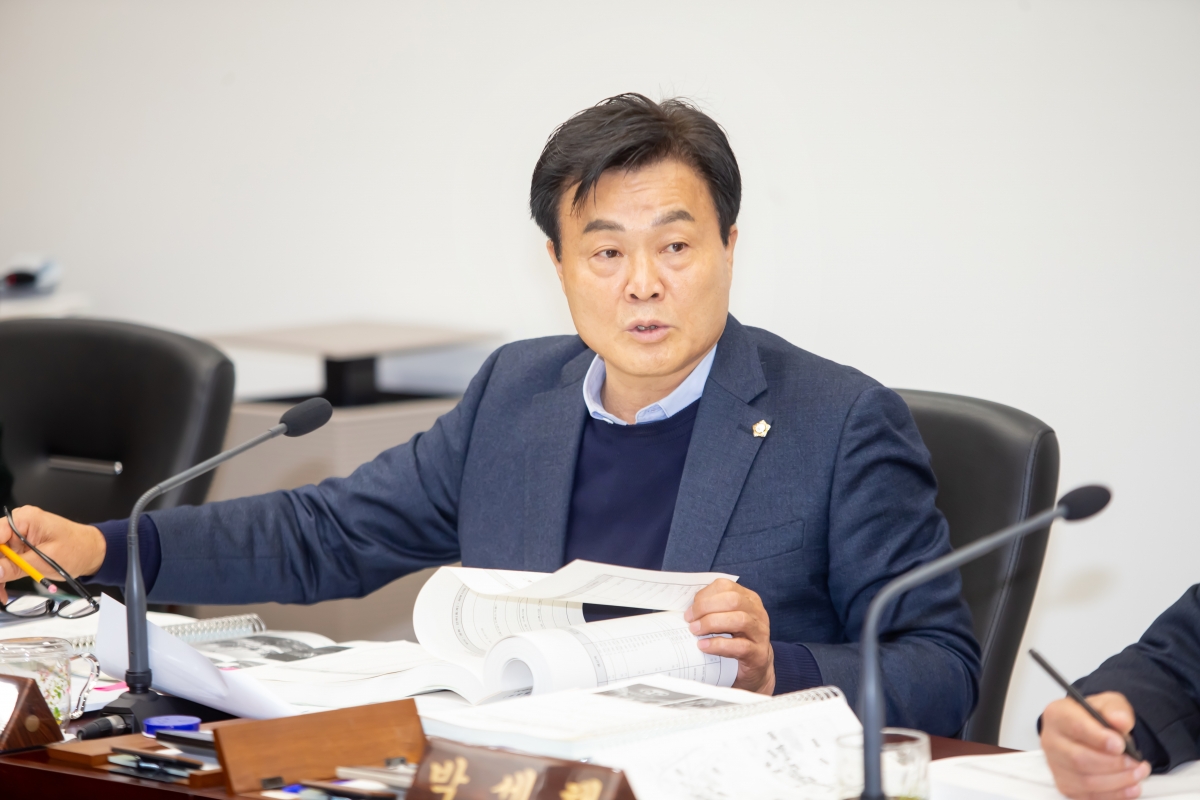 20241128-040[_P7U5089-제262회 정례회시 문화환경위원회 2025년도 예산안 및 기금운용계획안 예비심사활동.jpg