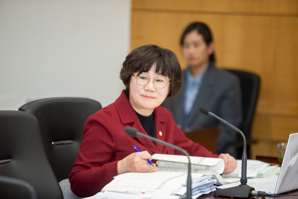 20241127-062[_P7U4906-제262회 정례회시 문화환경위원회 2025년도 예산안 및 기금운용계획안 예비심사활동.jpg