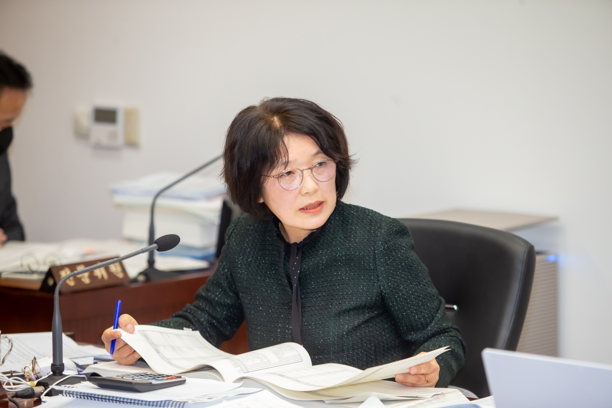 20241128-035[_P7U5028-제262회 정례회시 문화환경위원회 2025년도 예산안 및 기금운용계획안 예비심사활동.jpg