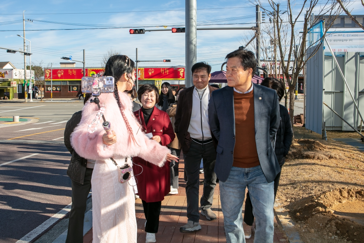 20241203-058[IMG_6178-제262회 정례회시 문화환경위원회 새마을운동테마공원 현장방문활동.jpg