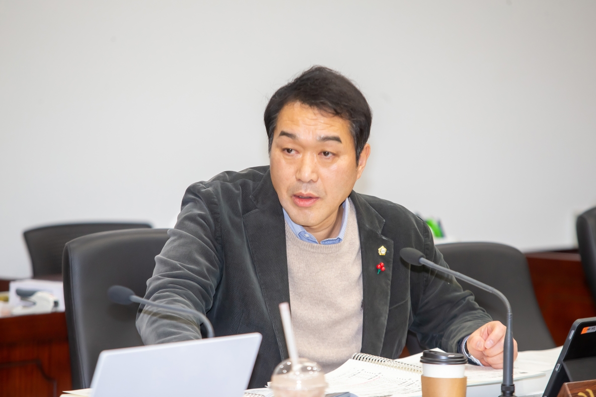 20241205-019[_P7U5854-제262회 정례회시 예산결산위원회 2025년도 예산안 및 기금운용계획안 심사활동.jpg