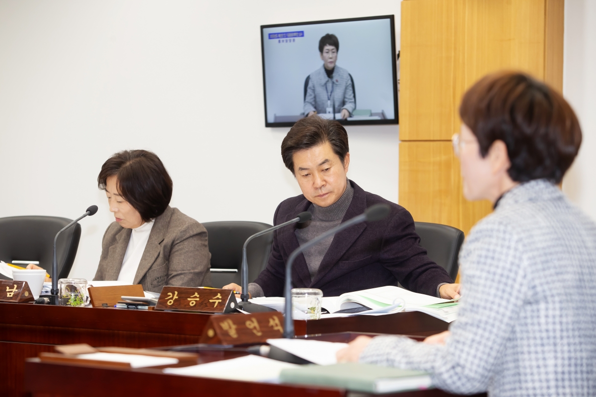 20241204-021[_P7U5733-제262회 정례회시 예산결산위원회 2025년도 예산안 및 기금운용계획안 심사활동.jpg