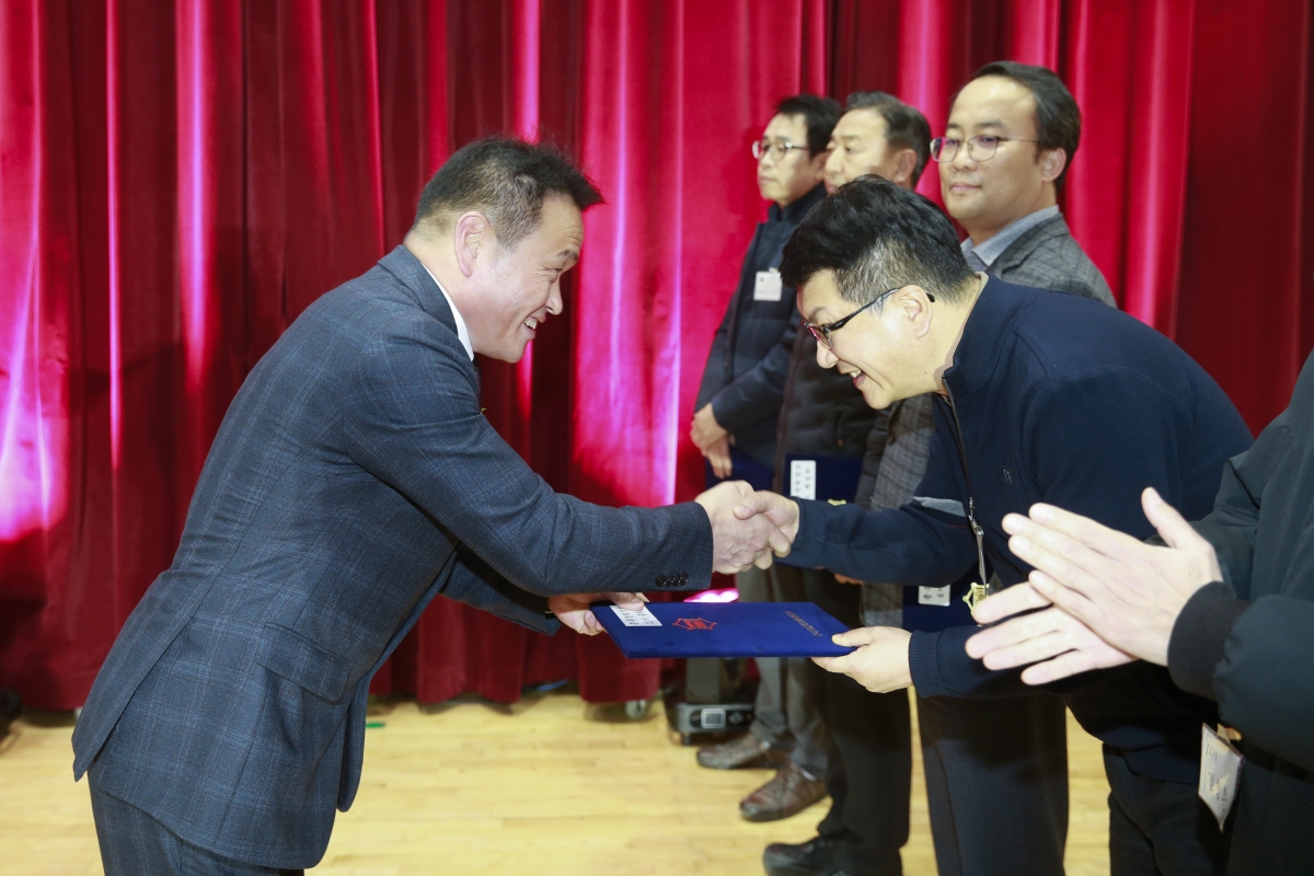 20241207-005[_P7U6017-1-구미고등학교 총동창회 회장 이취임식.jpg