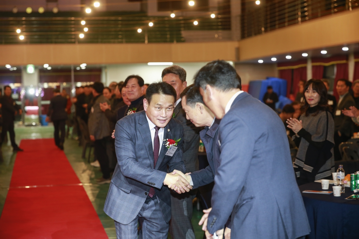 20241207-024[_P7U6070-1-구미고등학교 총동창회 회장 이취임식.jpg