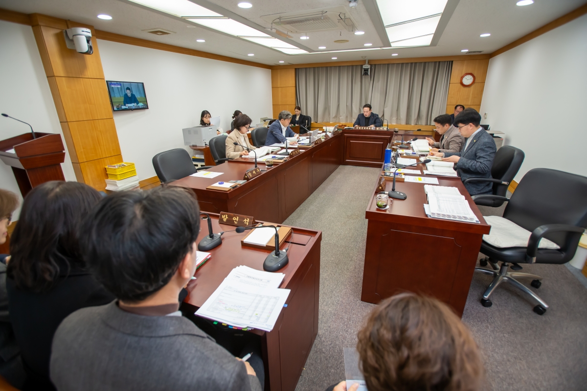 20241212-008[_P7U6461-제262회 정례회시 산업건설위원회 2024년도 제2회 추가경정예산안 및 기금운용계획 변경안 예비심사.jpg