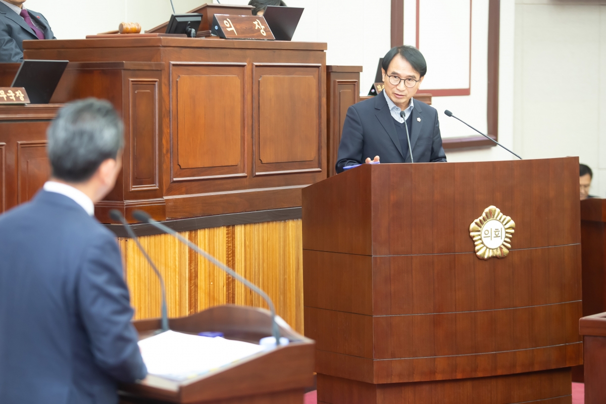 20241217-027[_P7U6899-제262회 정례회 제3차 본회의시 이상호 의원 시정질문.jpg