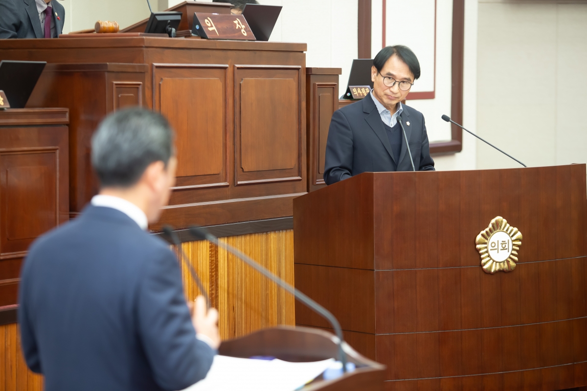 20241217-028[_P7U6903-제262회 정례회 제3차 본회의시 이상호 의원 시정질문.jpg