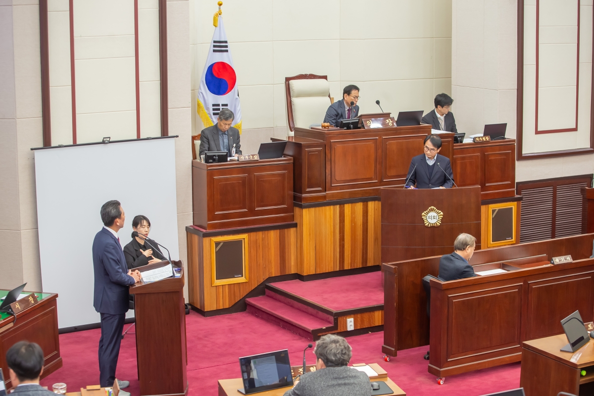 20241217-029[_P7U6912-제262회 정례회 제3차 본회의시 이상호 의원 시정질문.jpg