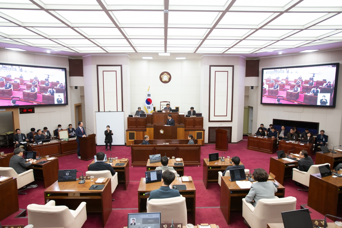 20241217-022[_P7U6890-제262회 정례회 제3차 본회의시 이상호 의원 시정질문.jpg