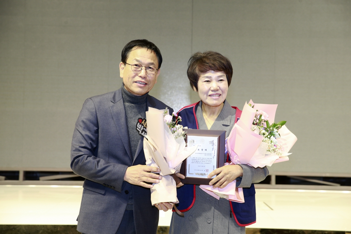 20241220-089[_P7U7969 복사-자유민주주의 활성화연수 평가대회 및 송년의 밤.jpg