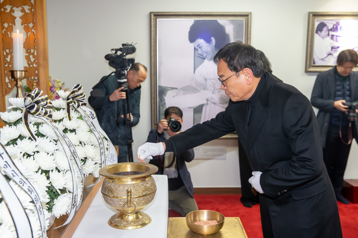 20250102-005[_P7U8482-2025년 새해 박정희 대통령 생가 참배.jpg