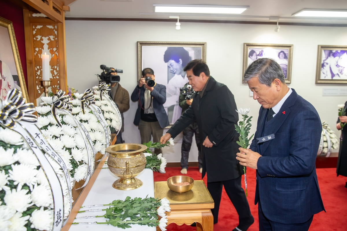 20250102-012[_P7U8498-2025년 새해 박정희 대통령 생가 참배.jpg