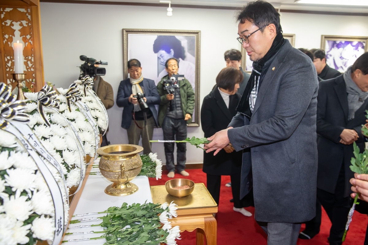 20250102-018[_P7U8508-2025년 새해 박정희 대통령 생가 참배.jpg