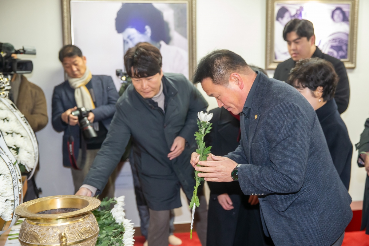 20250102-020[_P7U8513-2025년 새해 박정희 대통령 생가 참배.jpg