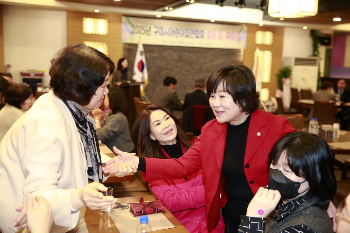 20250108-037[_P7U8886 복사-구미시어린이집연합회 회장 이취임식.jpg