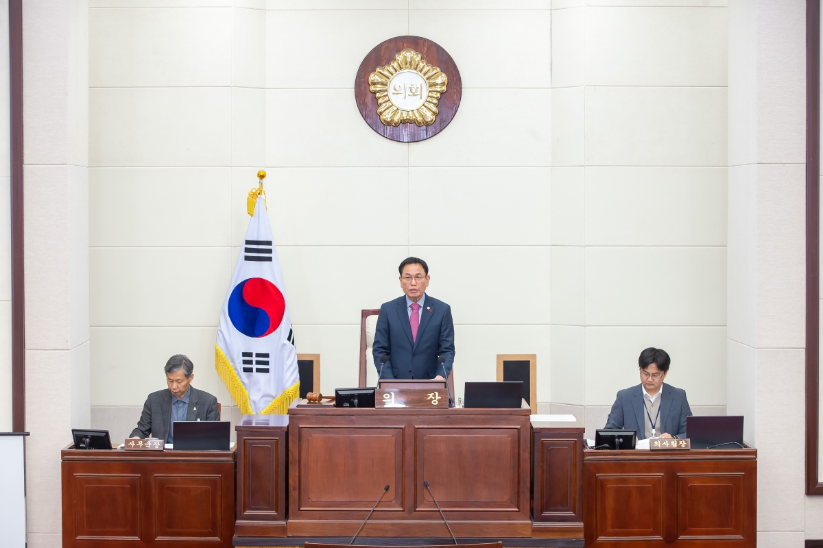 20250114-014[_P7U9300-제283회 임시회 제1차 본회의시 박교상 의장 회의주재.jpg