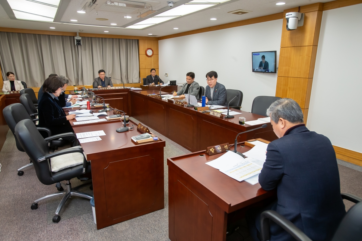 20250115-028[_P7U9561-제283회 임시회시 산업건설위원회 조례안 심사활동.jpg