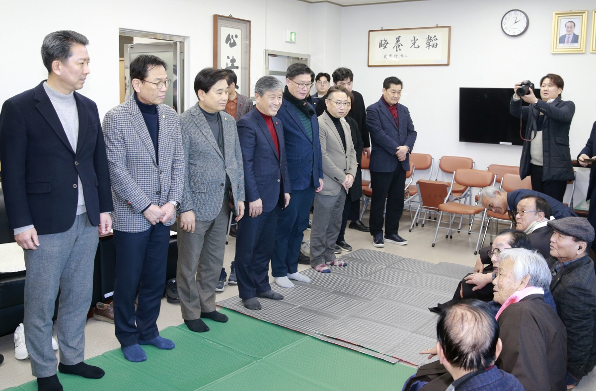 20250124-009[_P7U0048 복사-설맞이 구미시노인종합복지회관 방문.jpg