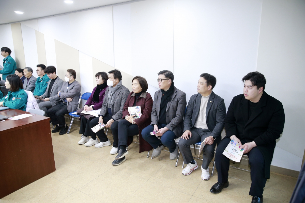 20250125-014[_P7U0283 복사-설맞이 구미시청 재난안전상황실 방문 근무자 격려.jpg
