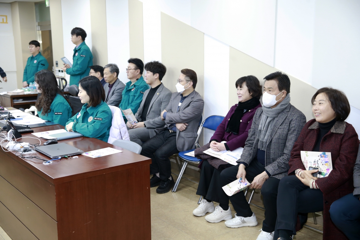 20250125-015[_P7U0286 복사-설맞이 구미시청 재난안전상황실 방문 근무자 격려.jpg