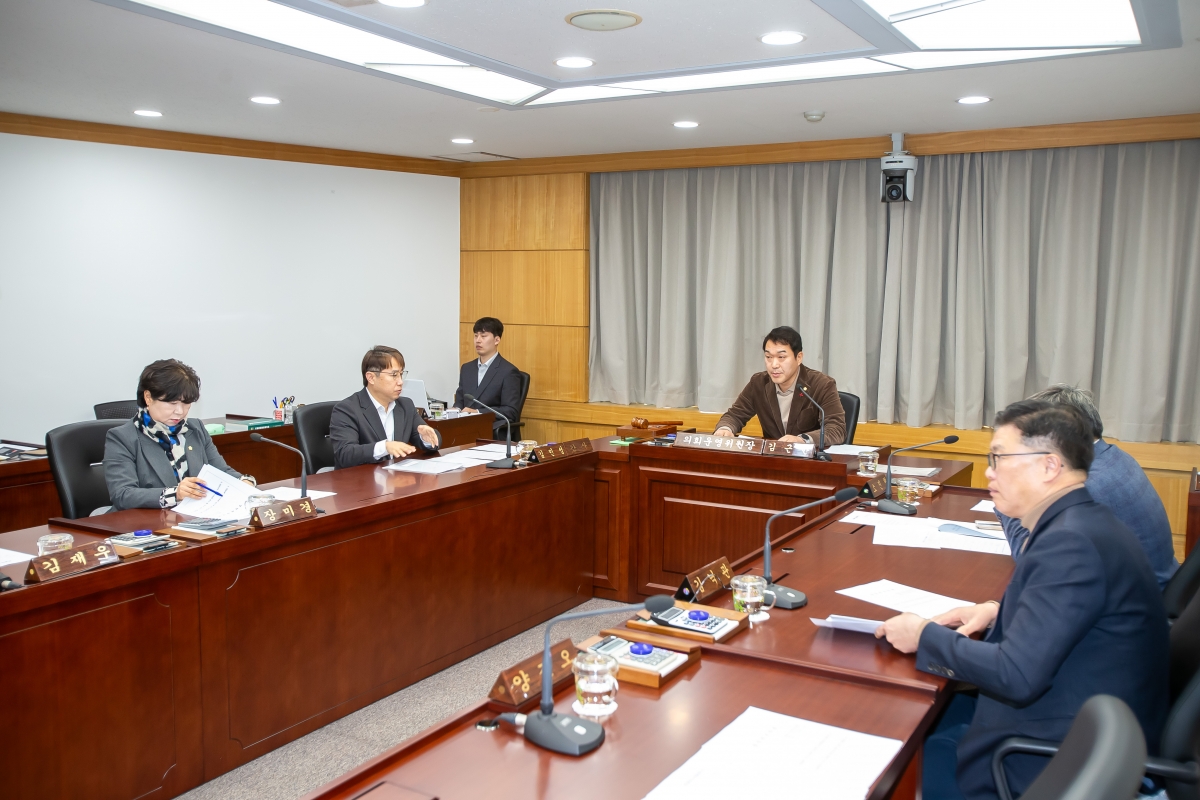 20250203-006[_P7U0308-폐회중 의회운영위원회 활동.jpg