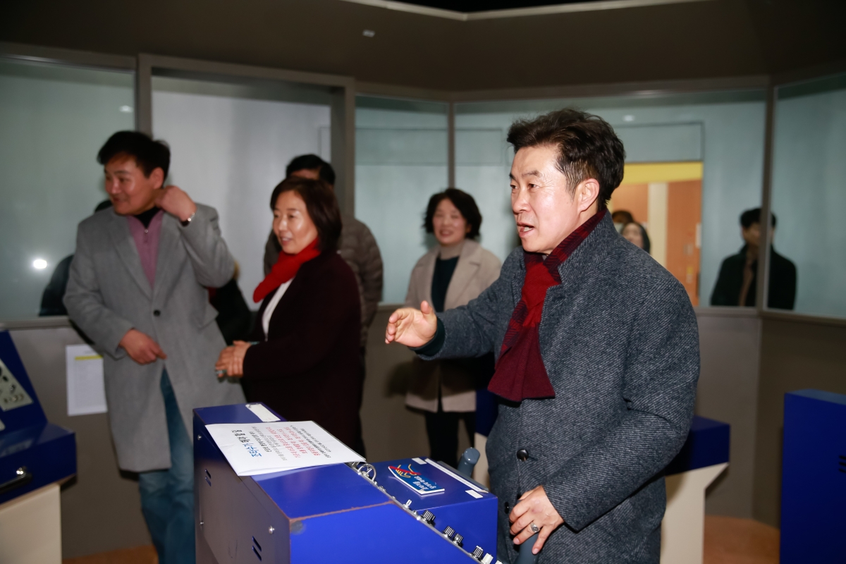 20250205-009[724674-12-문화환경위원회 영덕군 해양환경체험관 비교견학.jpg