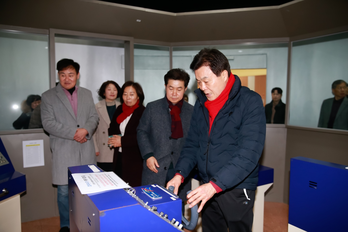 20250205-010[724674-15-문화환경위원회 영덕군 해양환경체험관 비교견학.jpg