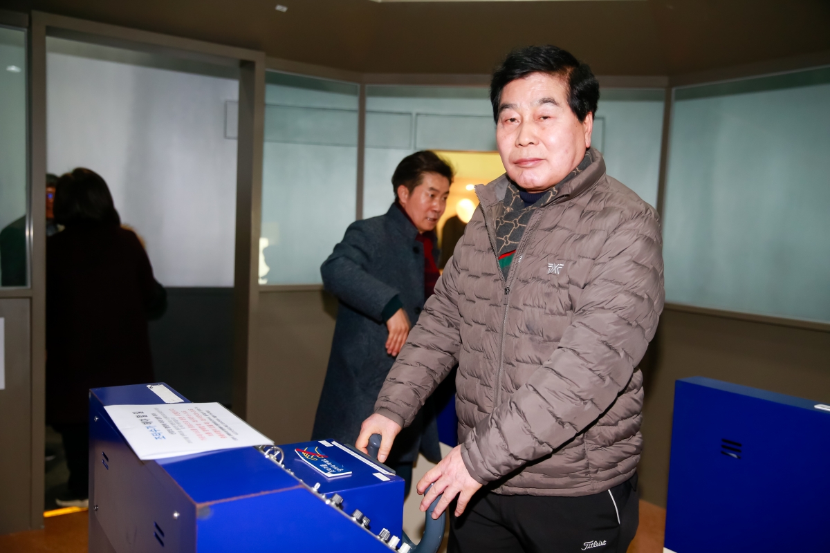 20250205-007[724674-07-문화환경위원회 영덕군 해양환경체험관 비교견학.jpg