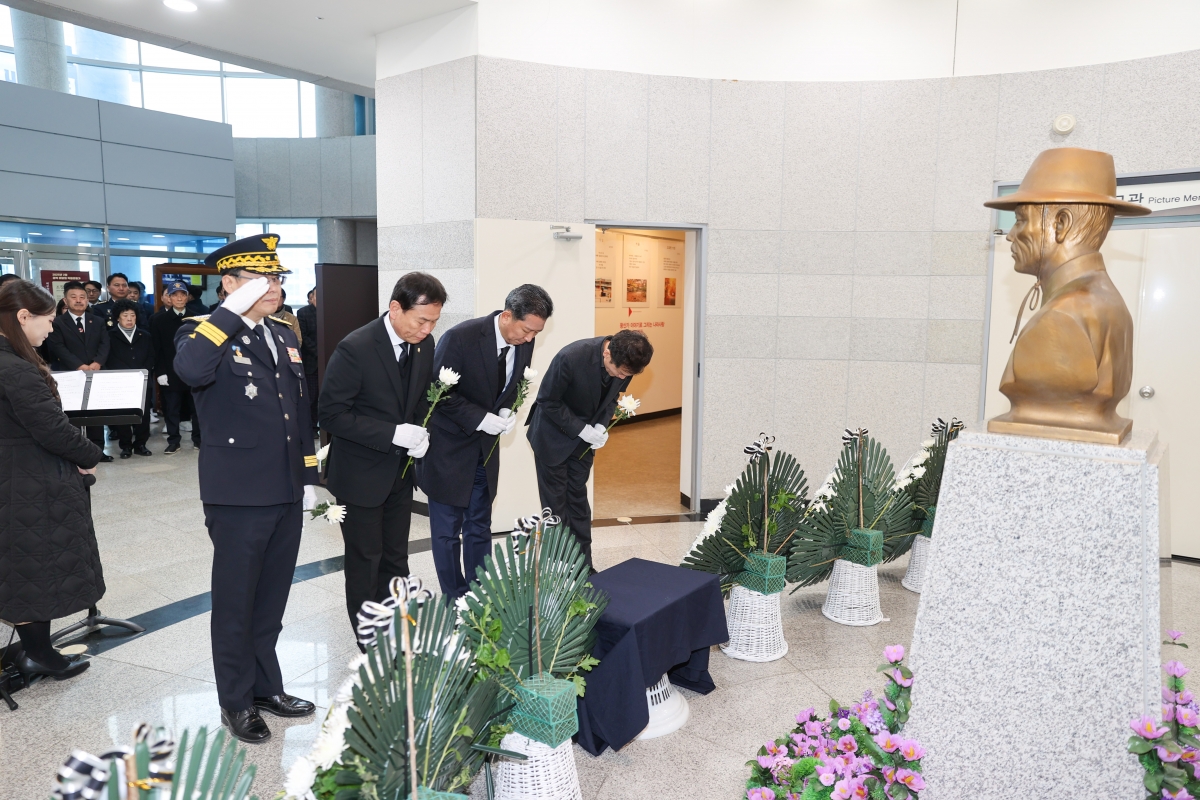20250301-019[AMG_0463-1-3·1절 기념 왕산 허위 선생 추념.JPG