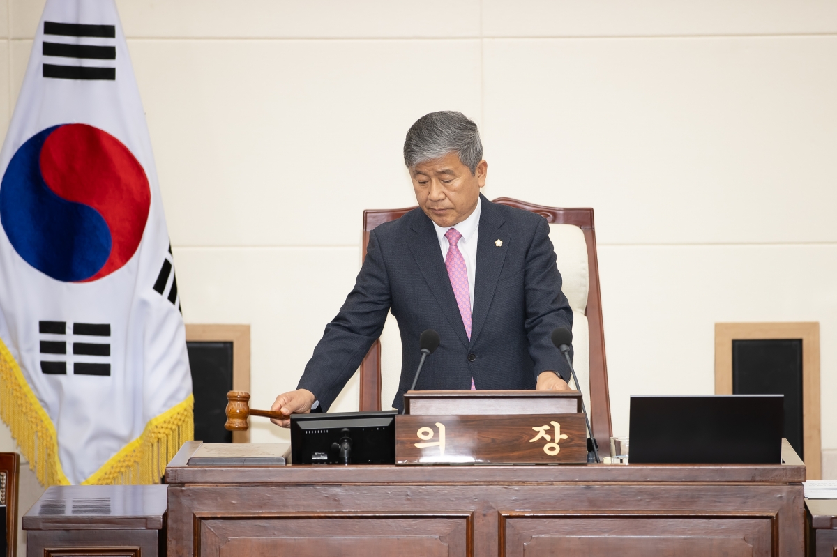 20250313-005[AMG_2701-제285회 임시회 제1차 본회의시 양진오 부의장 회의주재.jpg