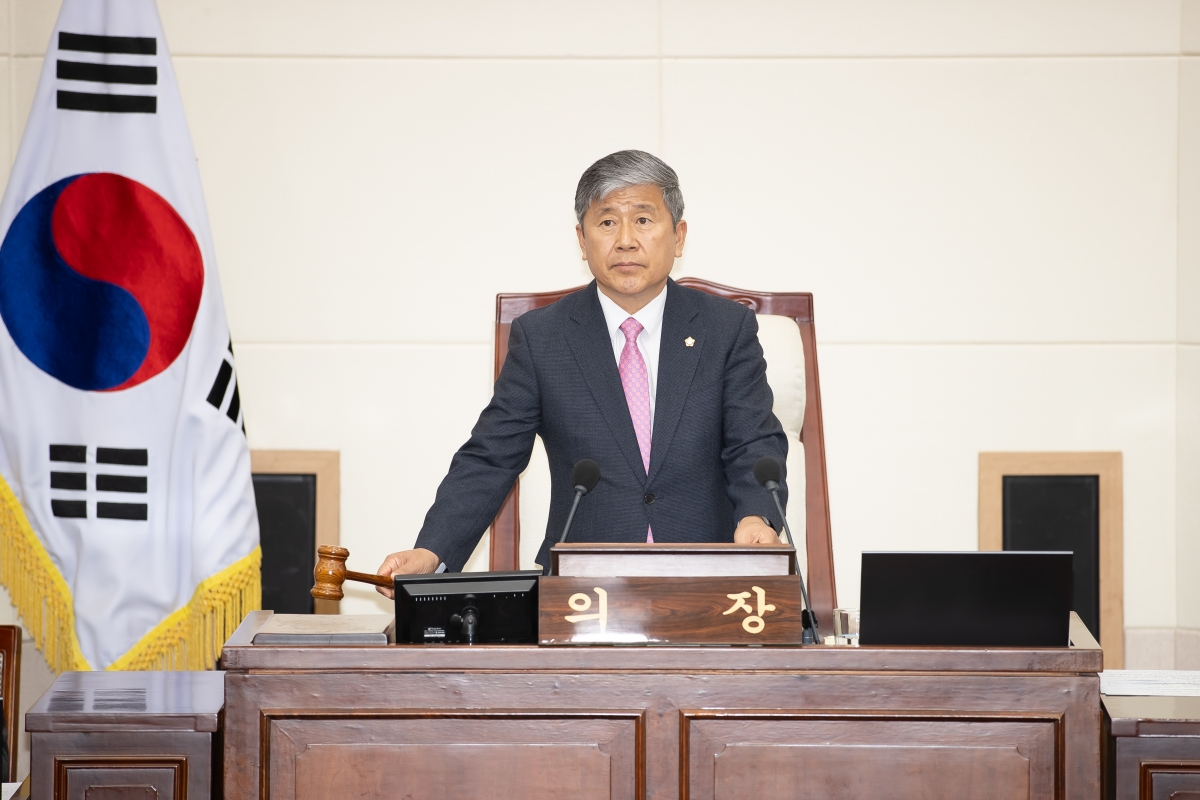 20250313-006[AMG_2703-제285회 임시회 제1차 본회의시 양진오 부의장 회의주재.jpg