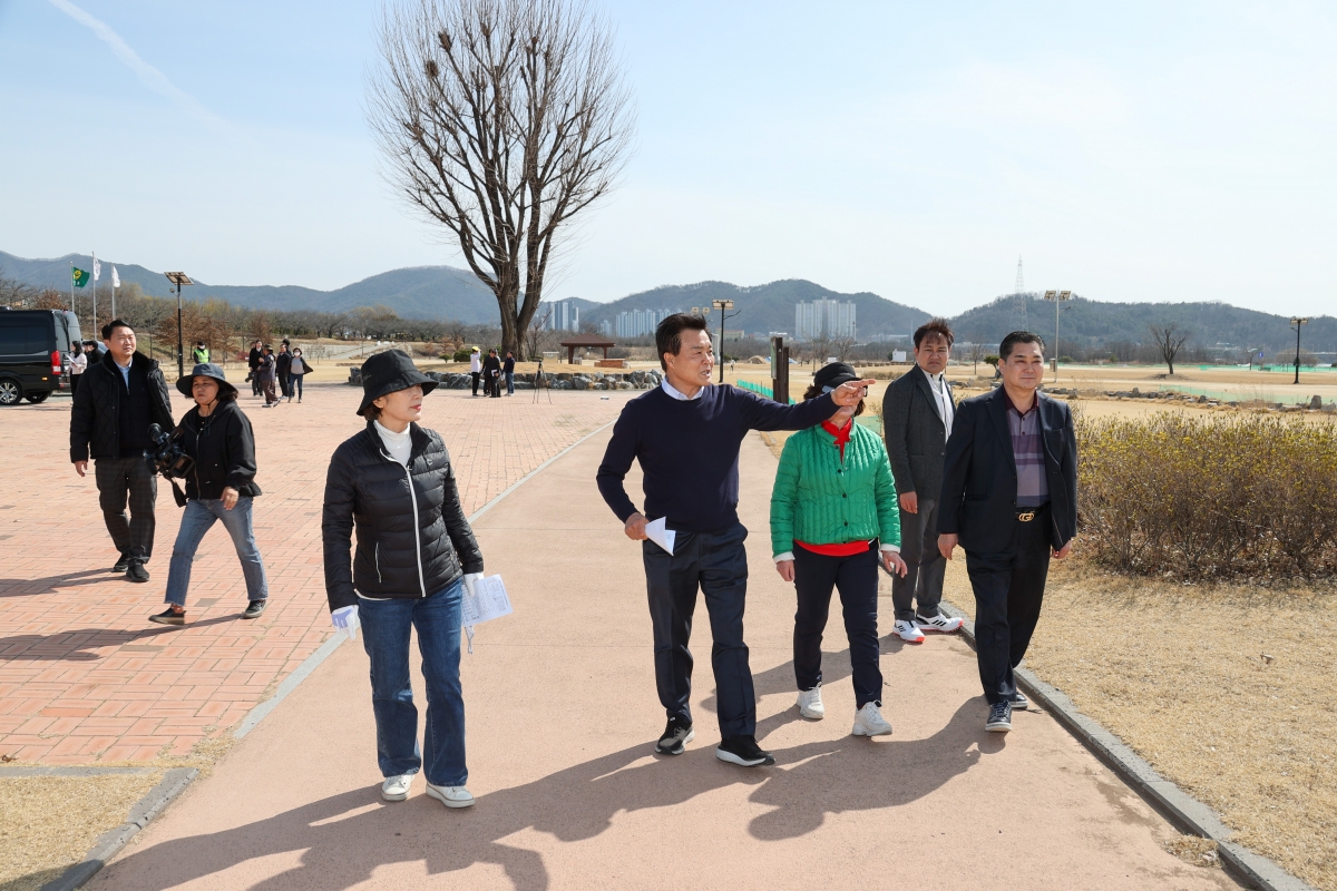 20250313-047[AMG_2851-1-제285회 임시회시 문화환경위원회 동락파크골프장 현장방문활동.JPG