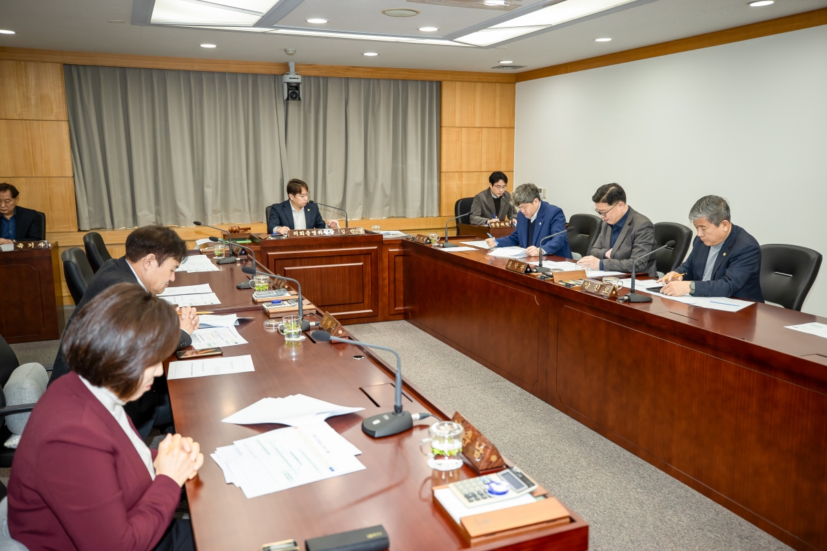 20250314-009[AMG_3105-제285회 임시회시 의회운영위원회 조례안 심사활동.JPG