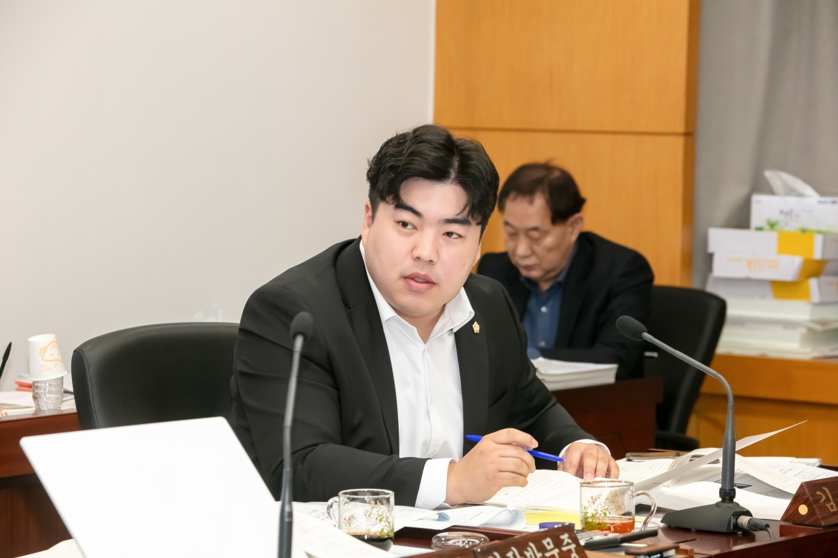 20250314-046[IMG_8094-제285회 임시회시 기획행정위원회 조례안 심사활동.JPG