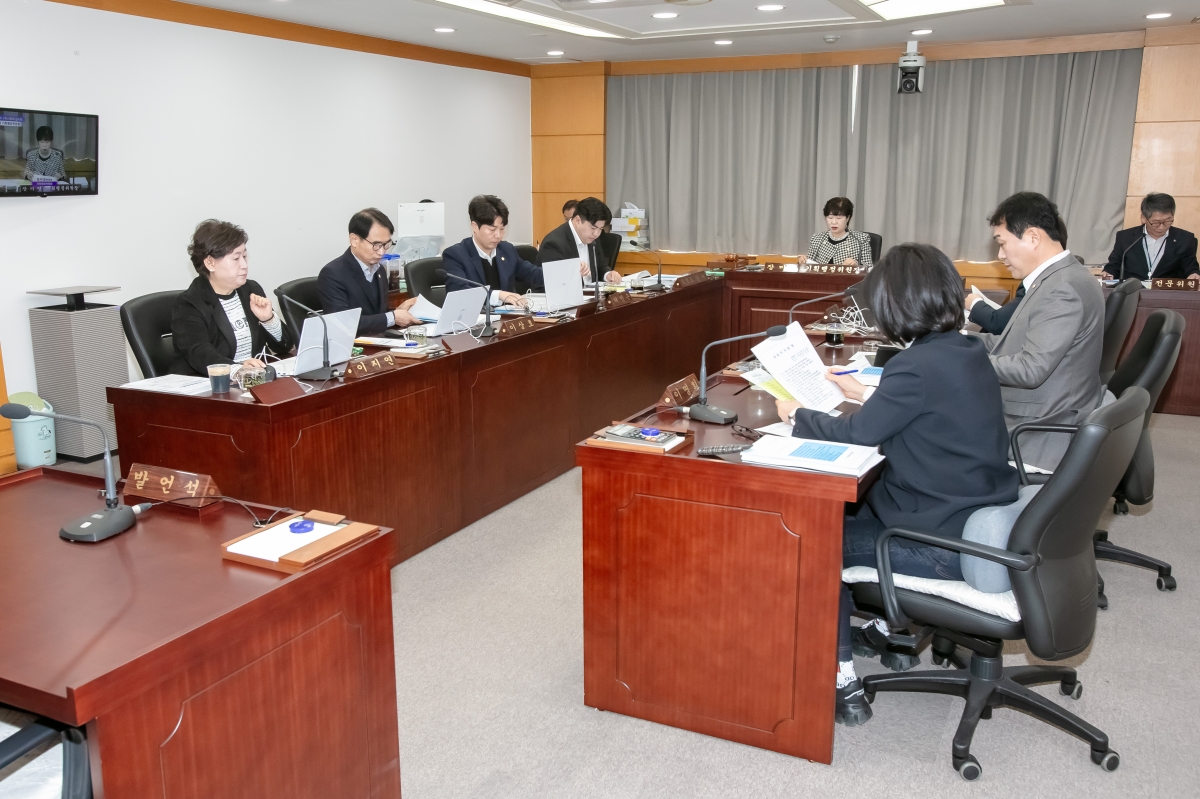 20250314-011[IMG_7990-제285회 임시회시 기획행정위원회 조례안 심사활동.JPG
