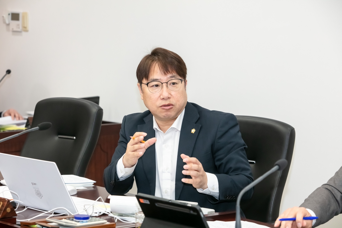 20250314-037[IMG_8073-제285회 임시회시 기획행정위원회 조례안 심사활동.JPG