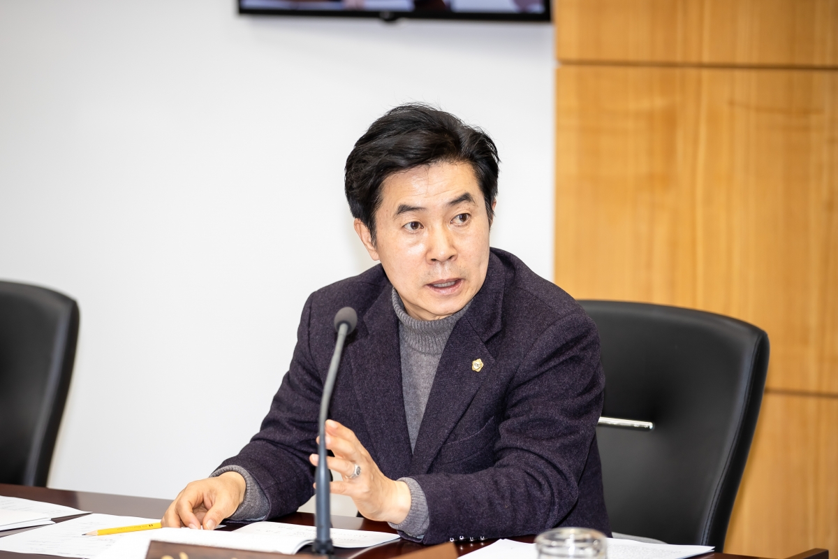 20250314-084[AMG_3243-제285회 임시회시 문화환경위원회 조례안 심사활동.JPG