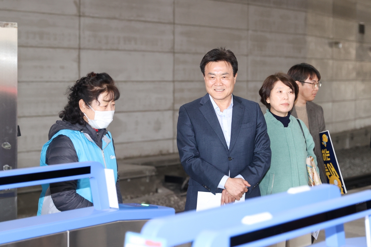 20250314-091[AMG_3271-1-제285회 임시회시 문화환경위원회 구미역사 방문 및  대경선 시승.JPG
