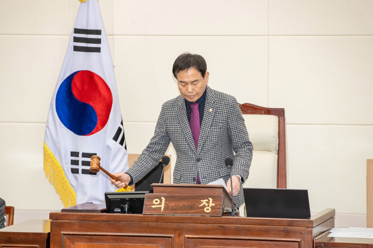 20250319-052[AMG_4048-제285회 임시회 제2차 본회의시 박교상 의장 회의주재.jpg
