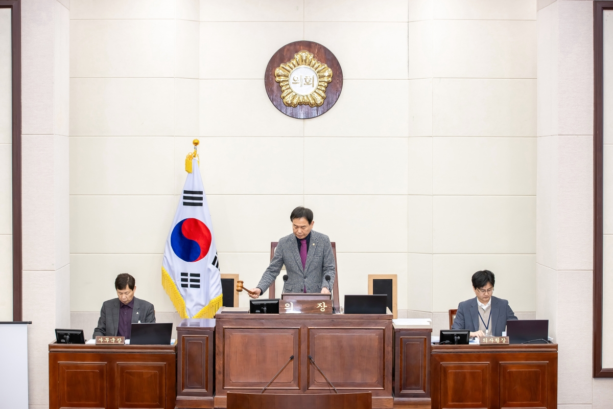 20250319-013[AMG_3978-제285회 임시회 제2차 본회의시 박교상 의장 회의주재.jpg