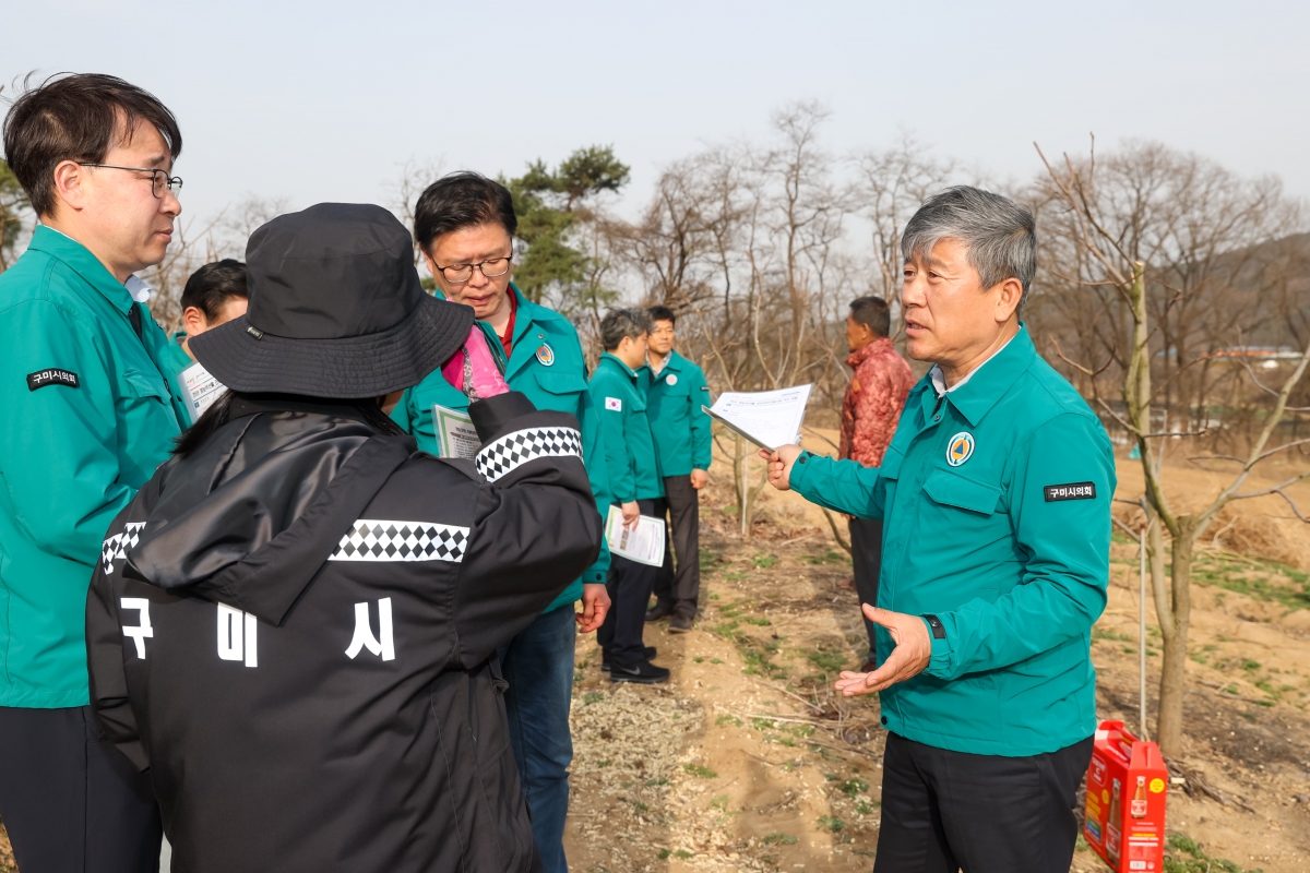 20250324-021[AMG_4535-폐회중 산업건설위원회 옥성면 산불예방을 위한 현장 방문.jpg