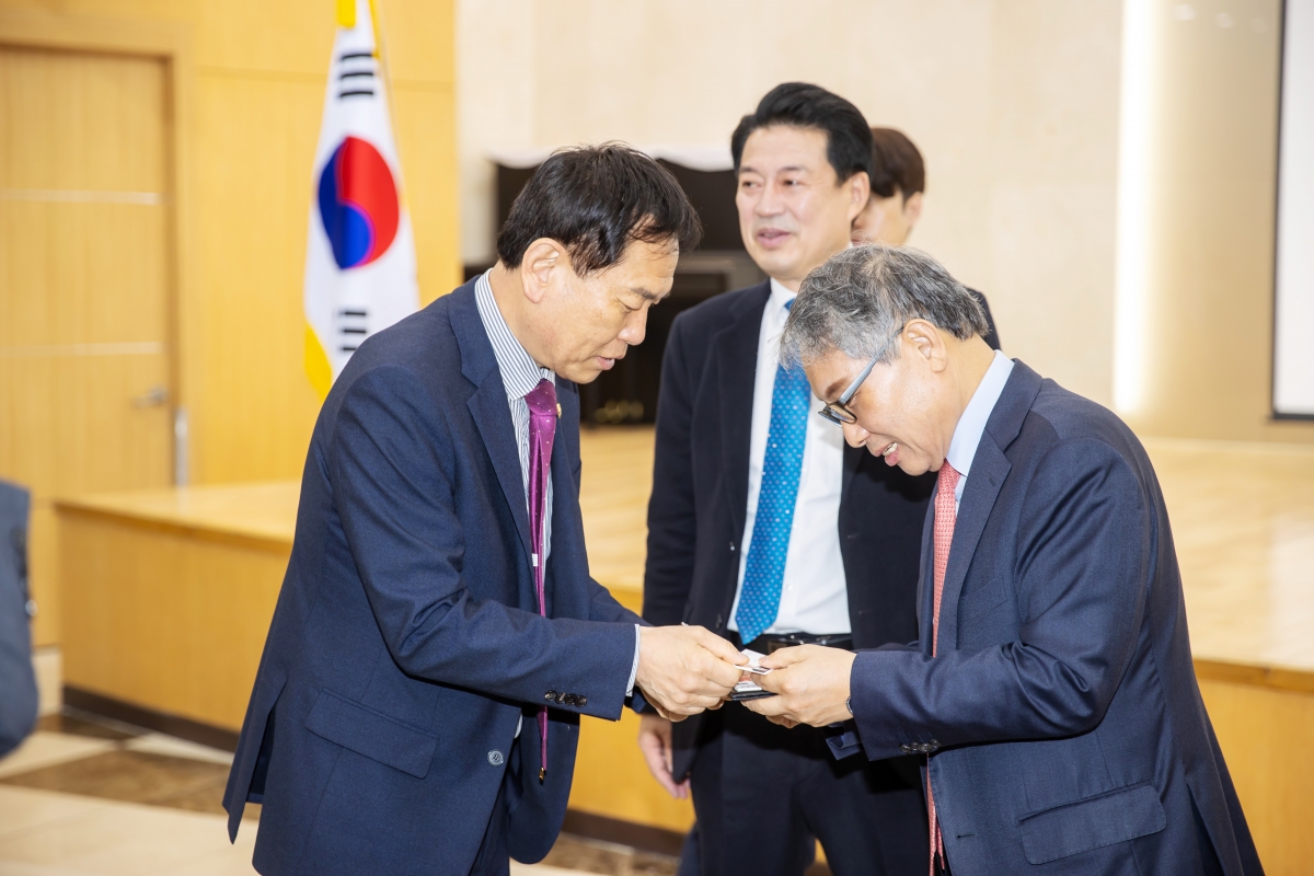 20250327-002[AMG_4691-2025 글로벌 세미나 및 제52회 상공의 날 시상식.jpg