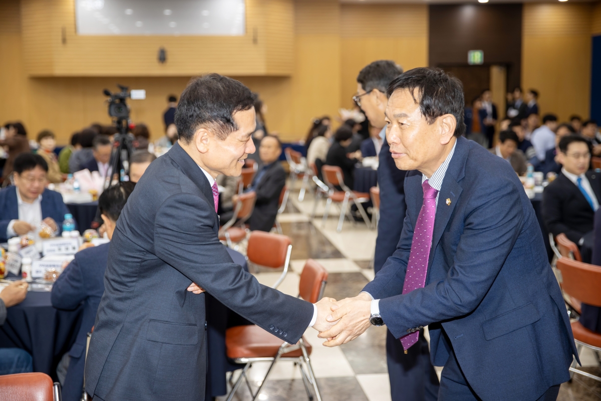 20250327-001[AMG_4688-2025 글로벌 세미나 및 제52회 상공의 날 시상식.jpg