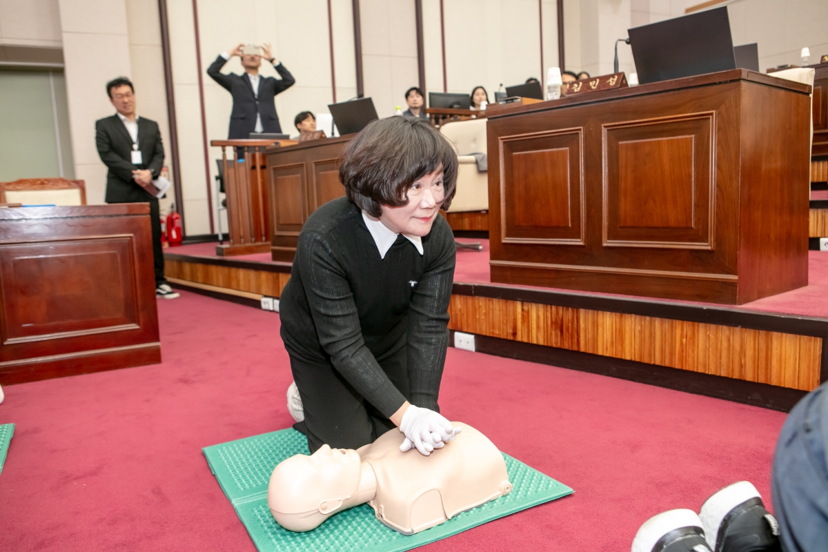 20250414-106[IMG_8480-구미시의회 심폐소생술 교육.jpg